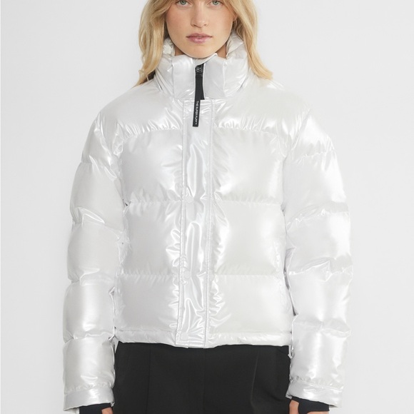 Aritzia Super Puff Shorty Lacquer in White Pearl